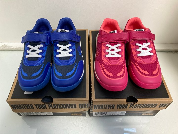 Lot 962  
            Marchington SR13 - Parcel Delivery Only 

                
2 X PAIRS OF CLARKS CHILDRENS CICA STAR FLEX TRAINERS IN BLUE COMBI AND PINK COMB...