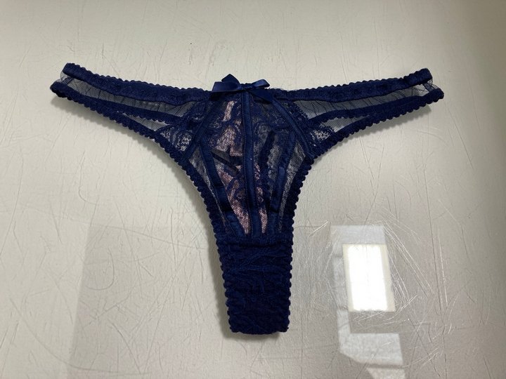 Lot 969  
            Marchington SR13 - Parcel Delivery Only 

                
AGENT PROVOCATEUR WOMEN'S ROZLYN THONG IN NAVY - UK SIZE 2 - ORIGINAL RRP £115.00...
