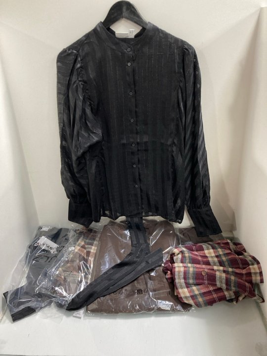 Lot 971  
            Marchington SR13 - Parcel Delivery Only 

                
QTY OF ASSORTED LADIES CLOTHING IN VARIOUS SIZES TO INCLUDE OLIVIA SKIRT IN CHOCO...