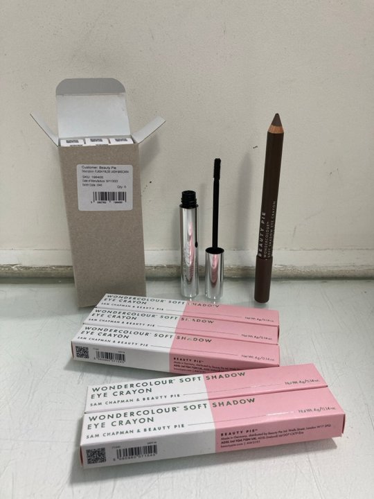 Lot 981  
            Marchington SR13 - Parcel Delivery Only 

                
6 X BEAUTY PIE FLASH LASH MASCARAS IN COSMIC BLACK TO INCLUDE 6 X BEAUTY PIE WOND...
