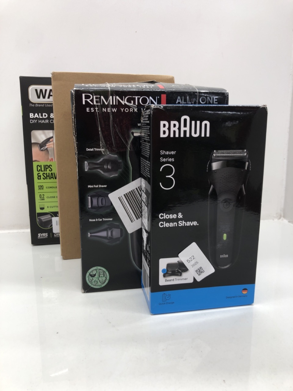 Lot 522  
            Edinburgh SR24 - Delivery Only 

                
QUANTITY OF HEALTH & BEAUTY ITEMS TO INCLUDE BRAUN SERIES 3 ELECTRIC SHAVER, 3 FL...