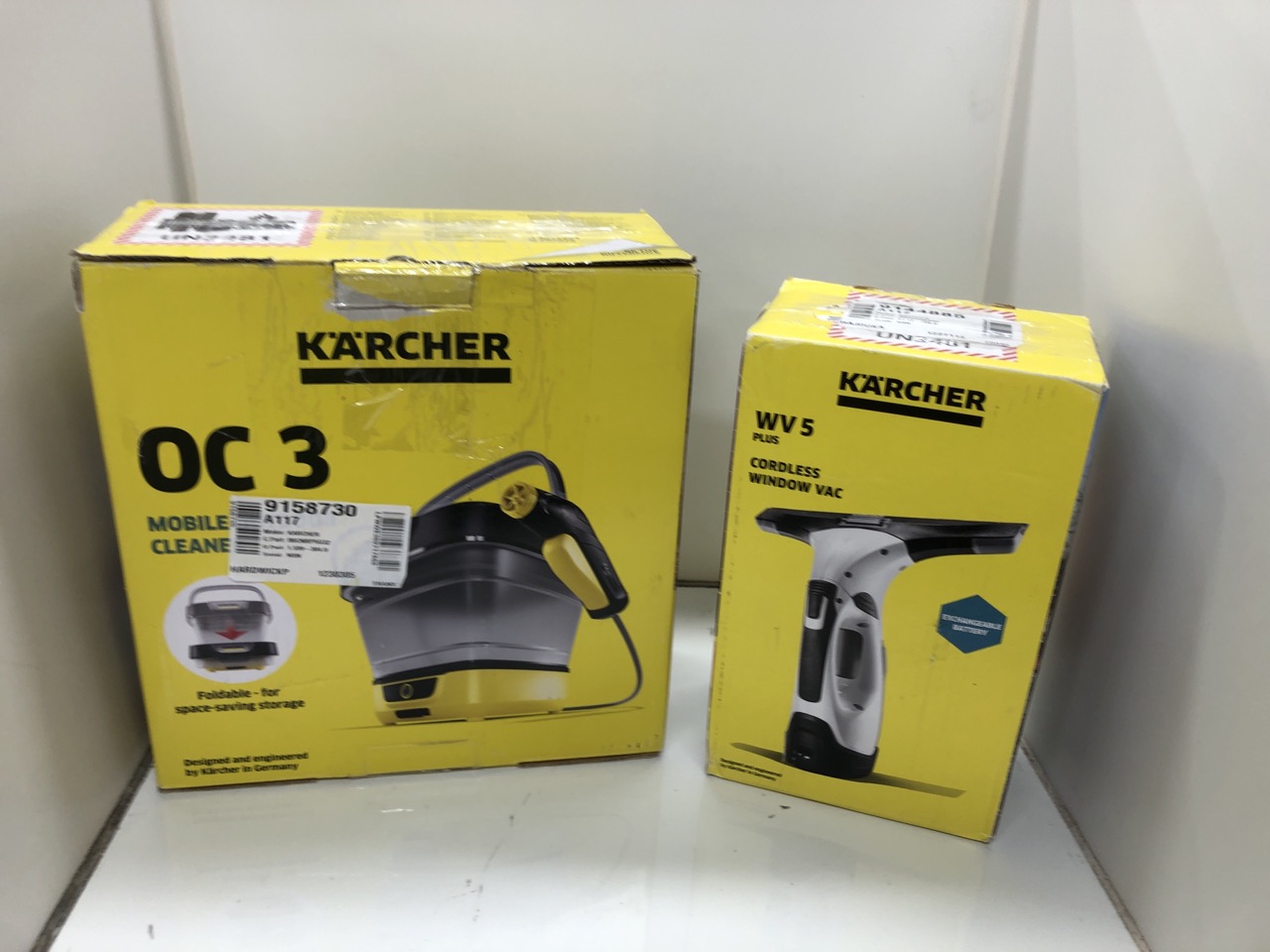 Lot 562  
            Edinburgh SR24 - Delivery Only 

                
KÄRCHER WINDOW VAC WV 5 PLUS, 280 MM, SPRAY BOTTLE WITH MICROFIBRE CLOTH, WINDOW ...