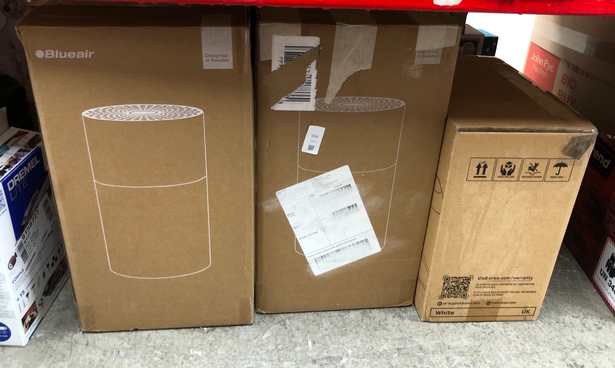 Lot 569  
            Edinburgh SR24 - Delivery Only 

                
QUANTITY OF KITCHEN & APPLIANCES ITEMS TO INCLUDE BLUE PURE 511 AIR PURIFIER : LO...