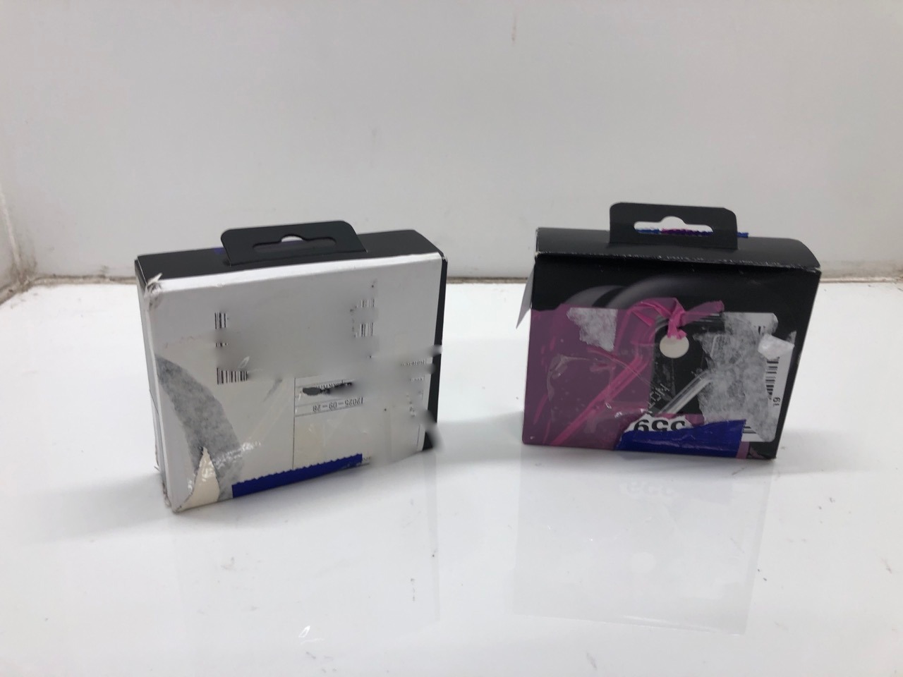 Lot 583  
            Edinburgh SR24 - Delivery Only 

                
2X NOTHING EAR WIRELESS EARBUDS : LOCATION - F RACK