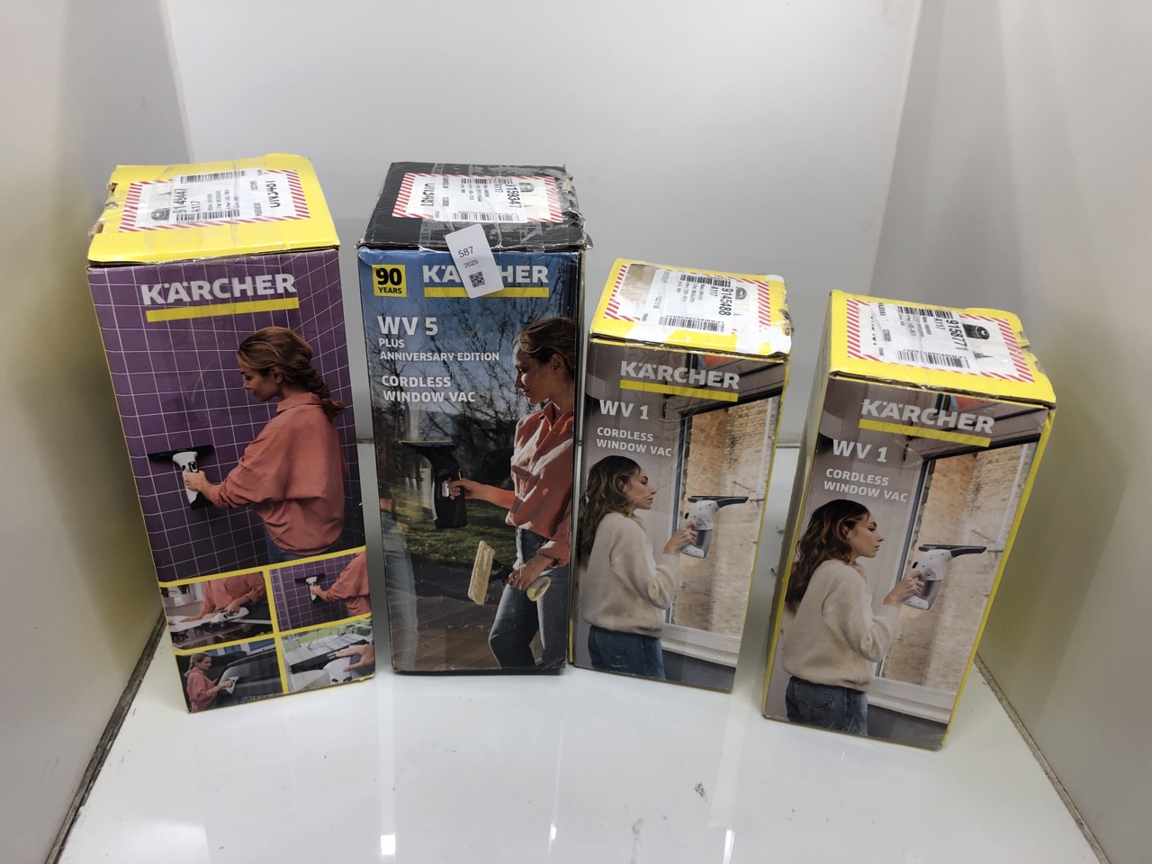 Lot 587  
            Edinburgh SR24 - Delivery Only 

                
QUANTITY OF TOOLS & HOME IMPROVEMENT ITEMS TO INCLUDE KÄRCHER WV1 WINDOW VAC, CON...