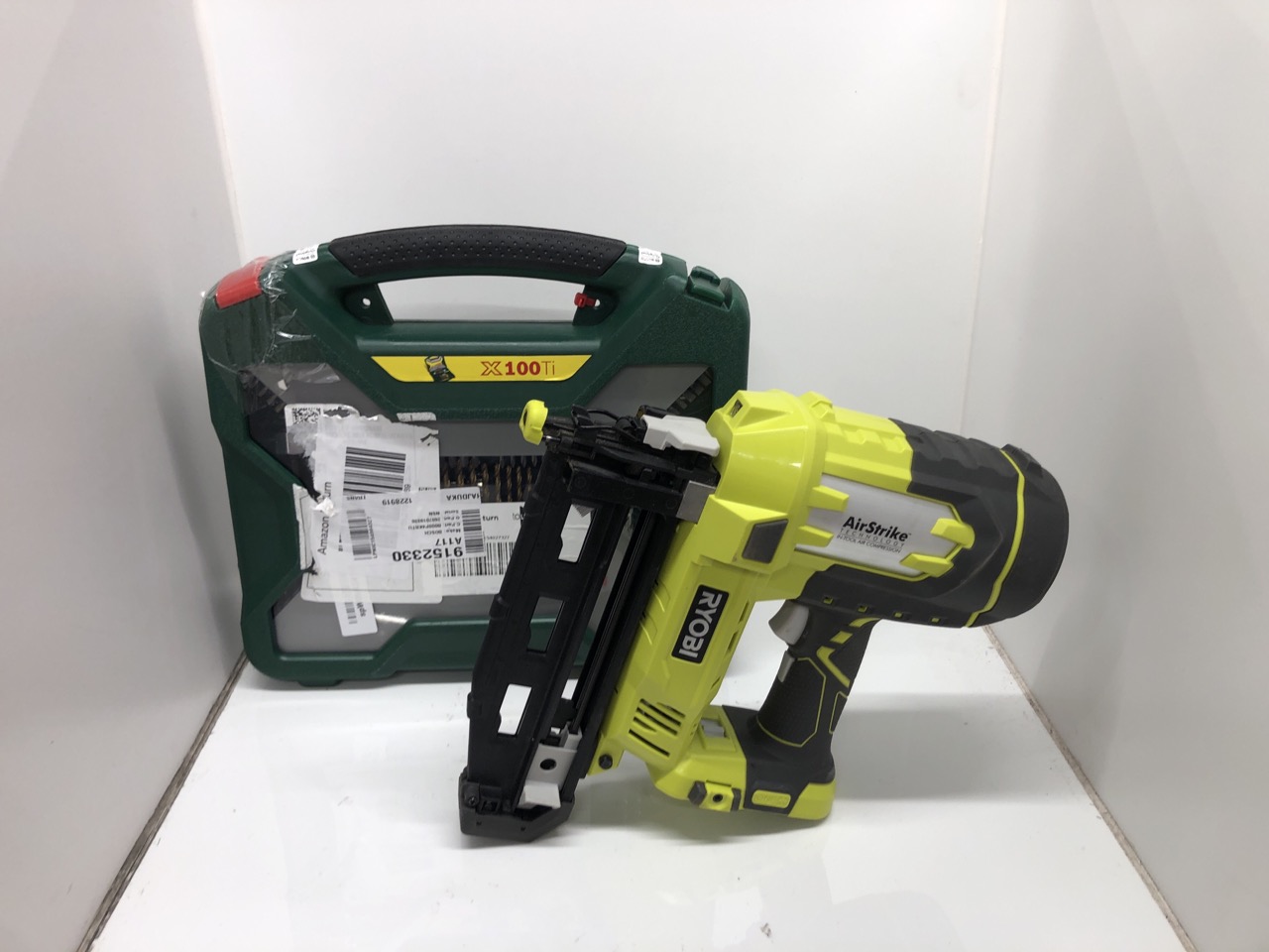 Lot 591  
            Edinburgh SR24 - Delivery Only 

                
RYOBI 18V ONE+ AIRSTRIKE 16-GAUGE CORDLESS FINISH NAILER + BOSCH 100PCS DRILL BIT...