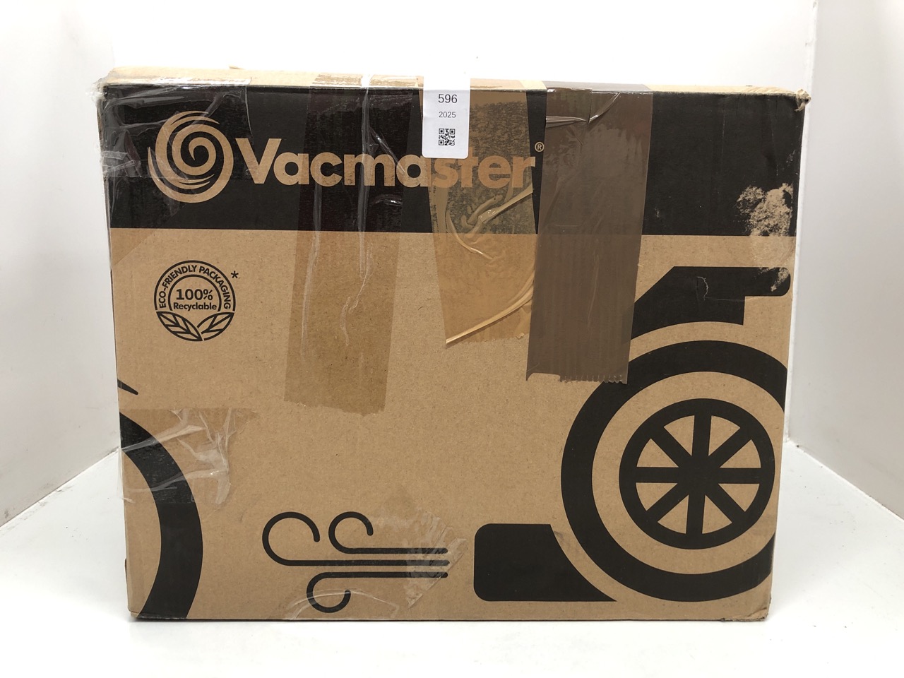 Lot 596  
            Edinburgh SR24 - Delivery Only 

                
VAC MASTER CARDIO 54 124 WATTS: LOCATION - F RACK