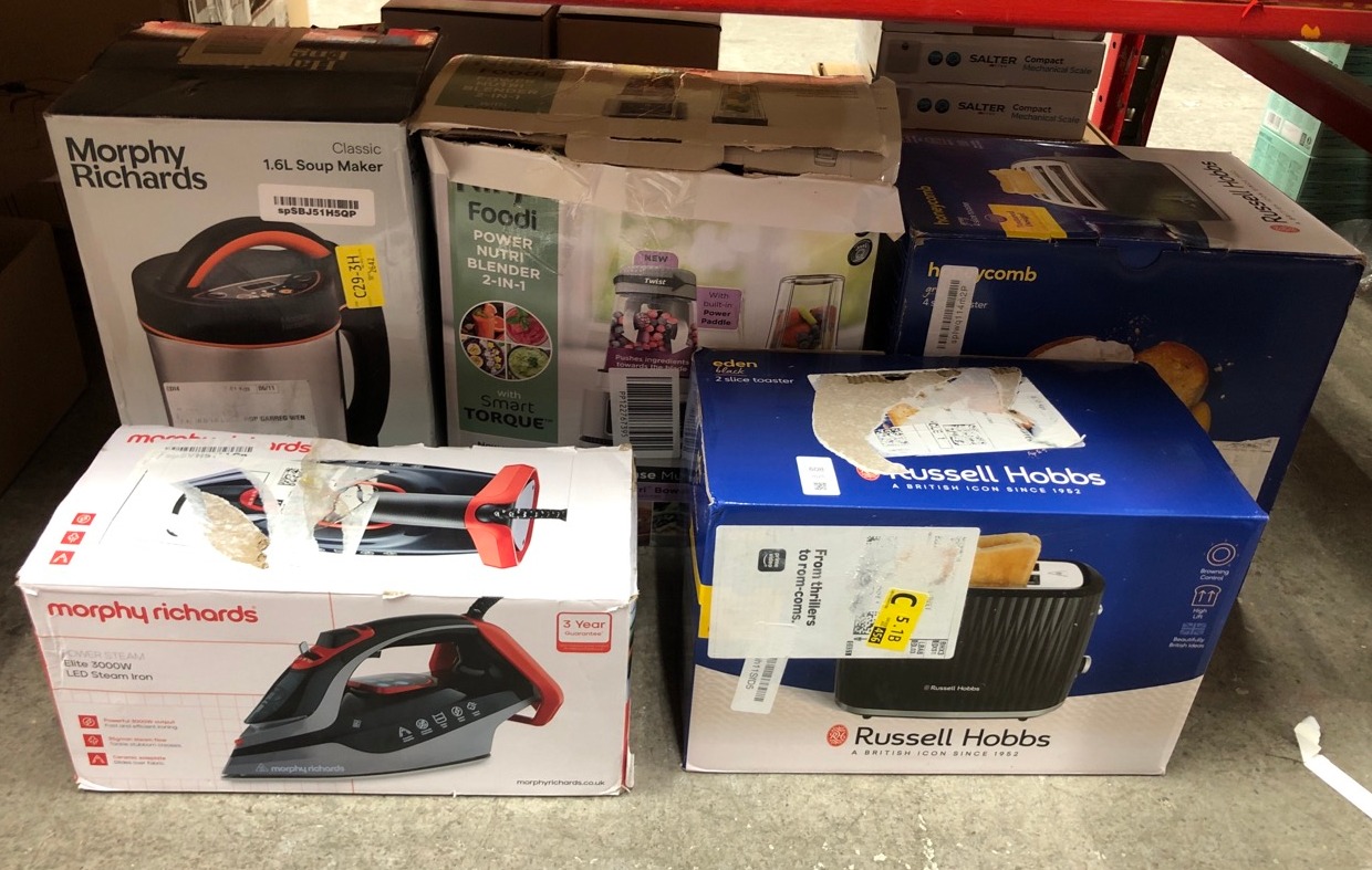 Lot 608  
            Edinburgh SR24 - Delivery Only 

                
QUANTITY OF KITCHEN & APPLIANCES ITEMS TO INCLUDE MORPHY RICHARDS POWERSTEAM ELIT...