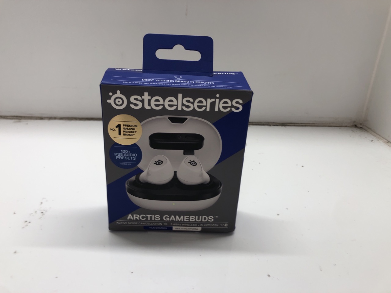 Lot 611  
            Edinburgh SR24 - Delivery Only 

                
STEELSERIES ARCTIS GAMEBUDS FOR PS5 - WIRELESS GAMING EARBUDS - 2.4GHZ + BT 5.3 -...