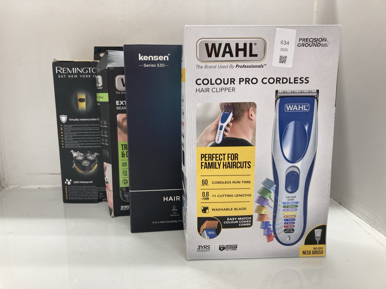 Lot 634  
            Edinburgh SR24 - Delivery Only 

                
QUANTITY OF HEALTH & BEAUTY ITEMS TO INCLUDE WAHL COLOUR PRO CORDLESS CLIPPER, HA...