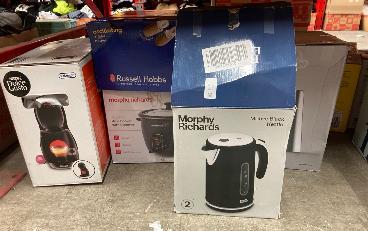 Lot 645  
            Edinburgh SR24 - Delivery Only 

                
QUANTITY OF KITCHEN & APPLIANCES ITEMS TO INCLUDE RUSSELL HOBBS SPACE HEATER IN B...