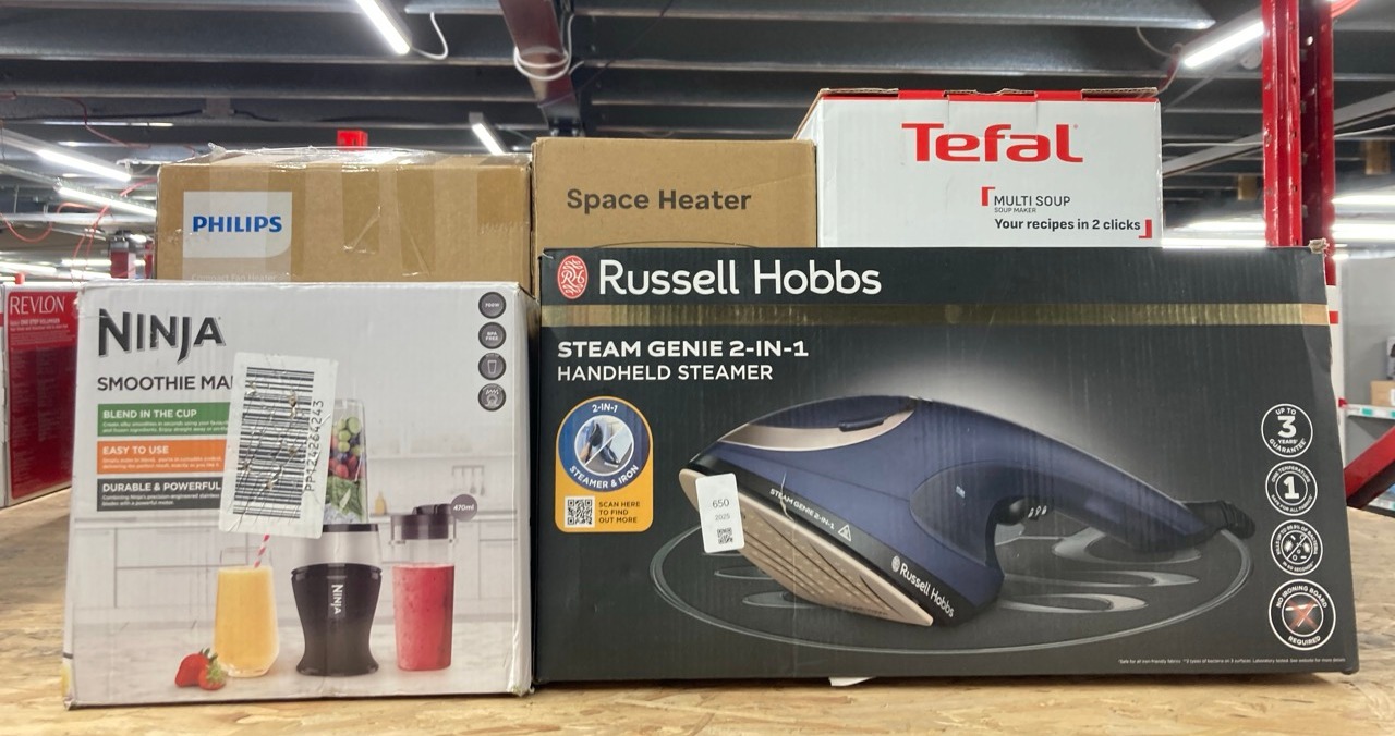 Lot 650  
            Edinburgh SR24 - Delivery Only 

                
QUANTITY OF KITCHEN & APPLIANCES ITEMS TO INCLUDE NINJA 700W SLIM BLENDER & SMOOT...