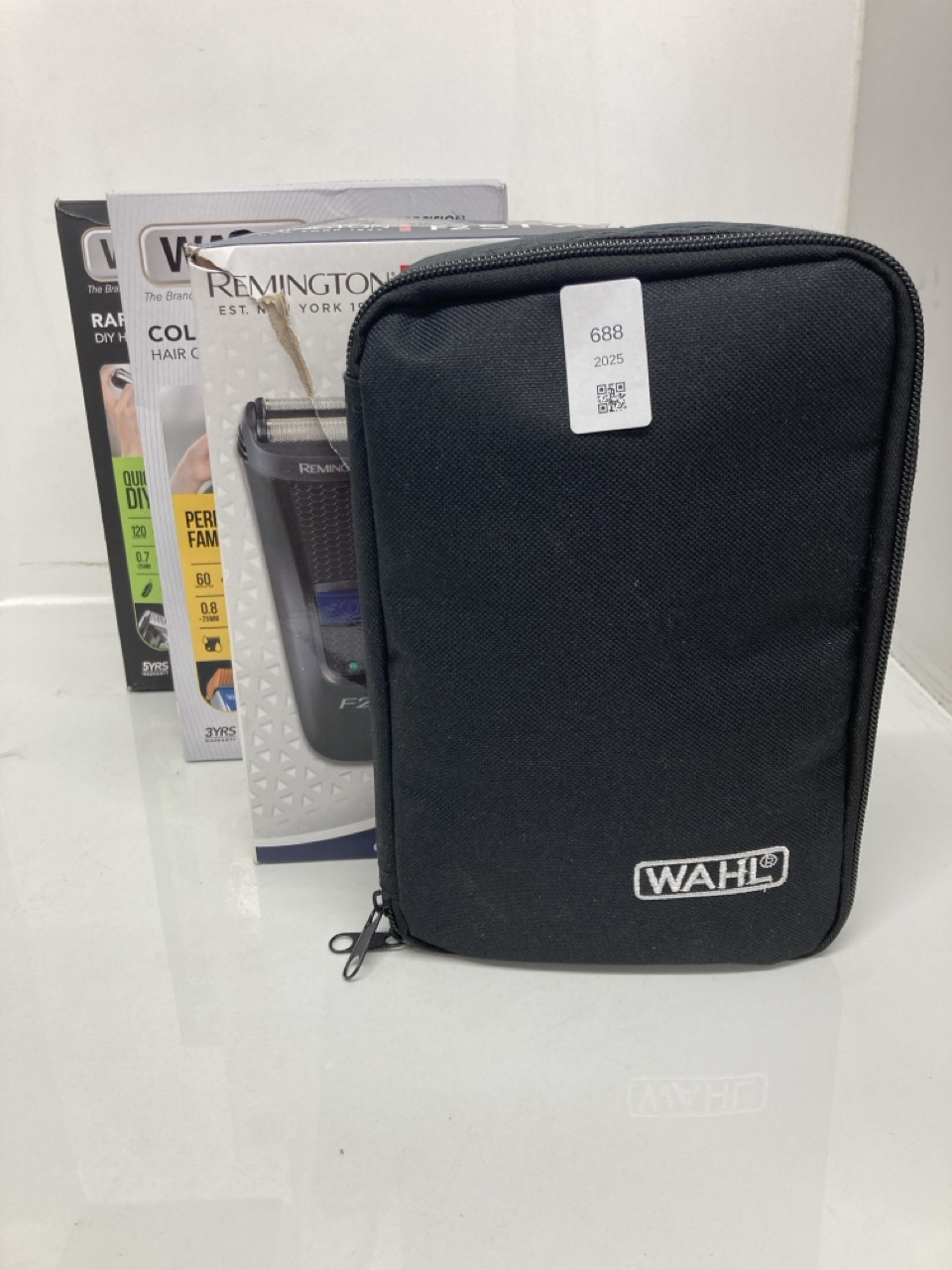 Lot 688  
            Edinburgh SR24 - Delivery Only 

                
QUANTITY OF HEALTH & BEAUTY ITEMS TO INCLUDE WAHL COLOUR PRO CORDLESS CLIPPER, HA...