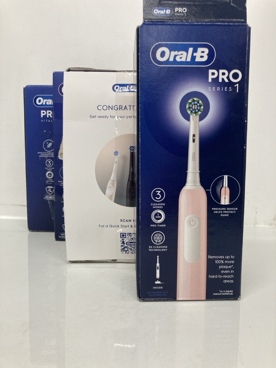 Lot 691  
            Edinburgh SR24 - Delivery Only 

                
QUANTITY OF HEALTH & BEAUTY ITEMS TO INCLUDE ORAL-B PRO 1 ELECTRIC TOOTHBRUSH FOR...