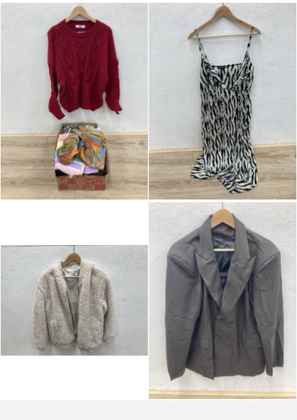 Lot 697  
            Edinburgh SR24 - Delivery Only 

                
1 X BOX OF LADIES CLOTHING TO INCLUDE M & S BEIGE JACKET UK SIZE 14: LOCATION - G...