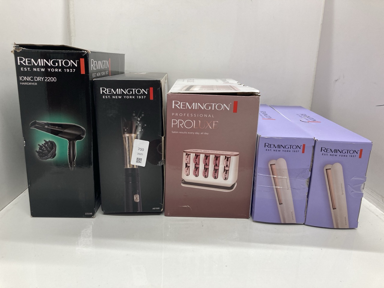 Lot 700  
            Edinburgh SR24 - Delivery Only 

                
QUANTITY OF HEALTH & BEAUTY ITEMS TO INCLUDE REMINGTON PROLUXE HEATED HAIR ROLLER...