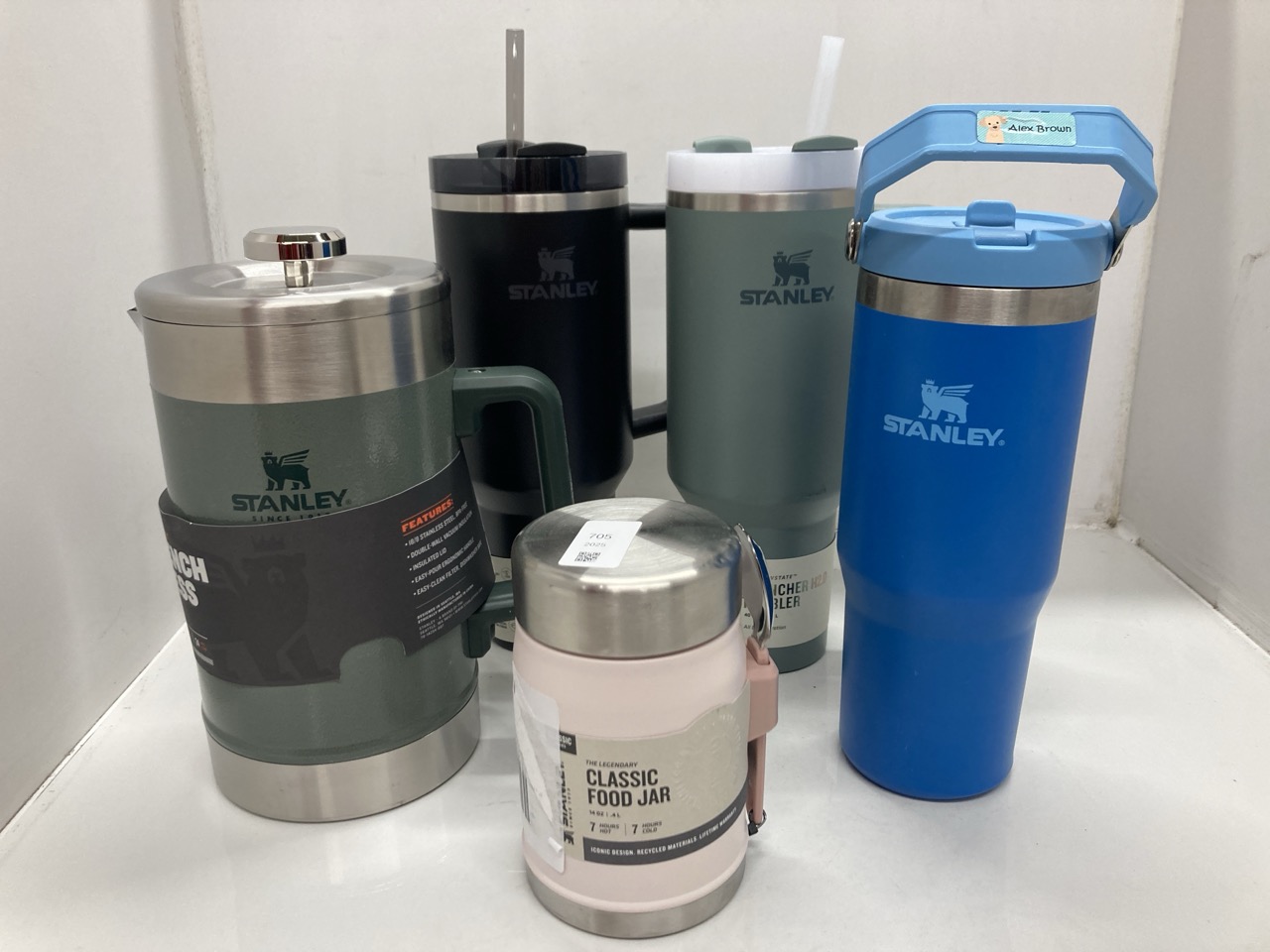 Lot 705  
            Edinburgh SR24 - Delivery Only 

                
QUANTITY OF ITEMS TO INCLUDE STANLEY QUENCHER H2.0 FLOWSTATE TUMBLER 1.2L  METAL ...