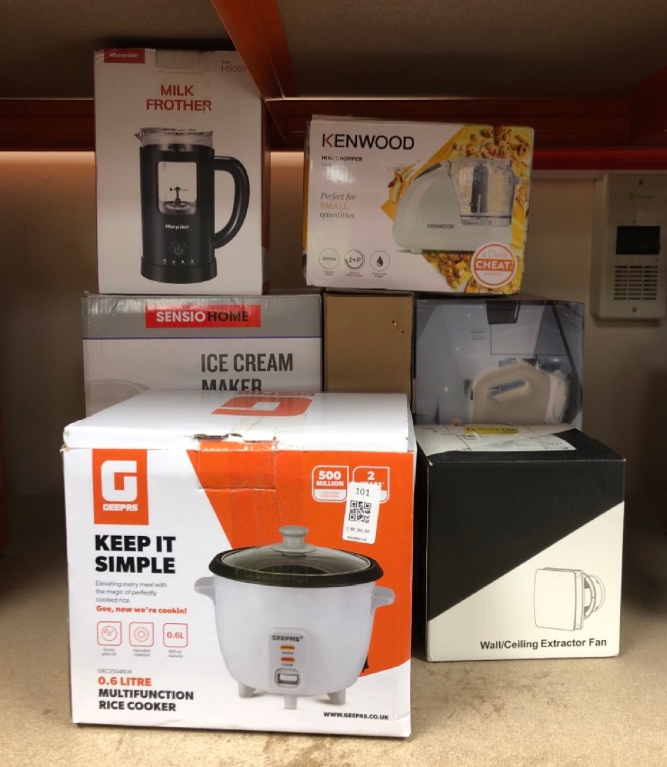 Lot 101  
            Edinburgh SR34 - Delivery Only 

                
QUANTITY OF KITCHEN & APPLIANCES ITEMS TO INCLUDE MILK FROTHER ELECTRIC 4 IN 1 - ...