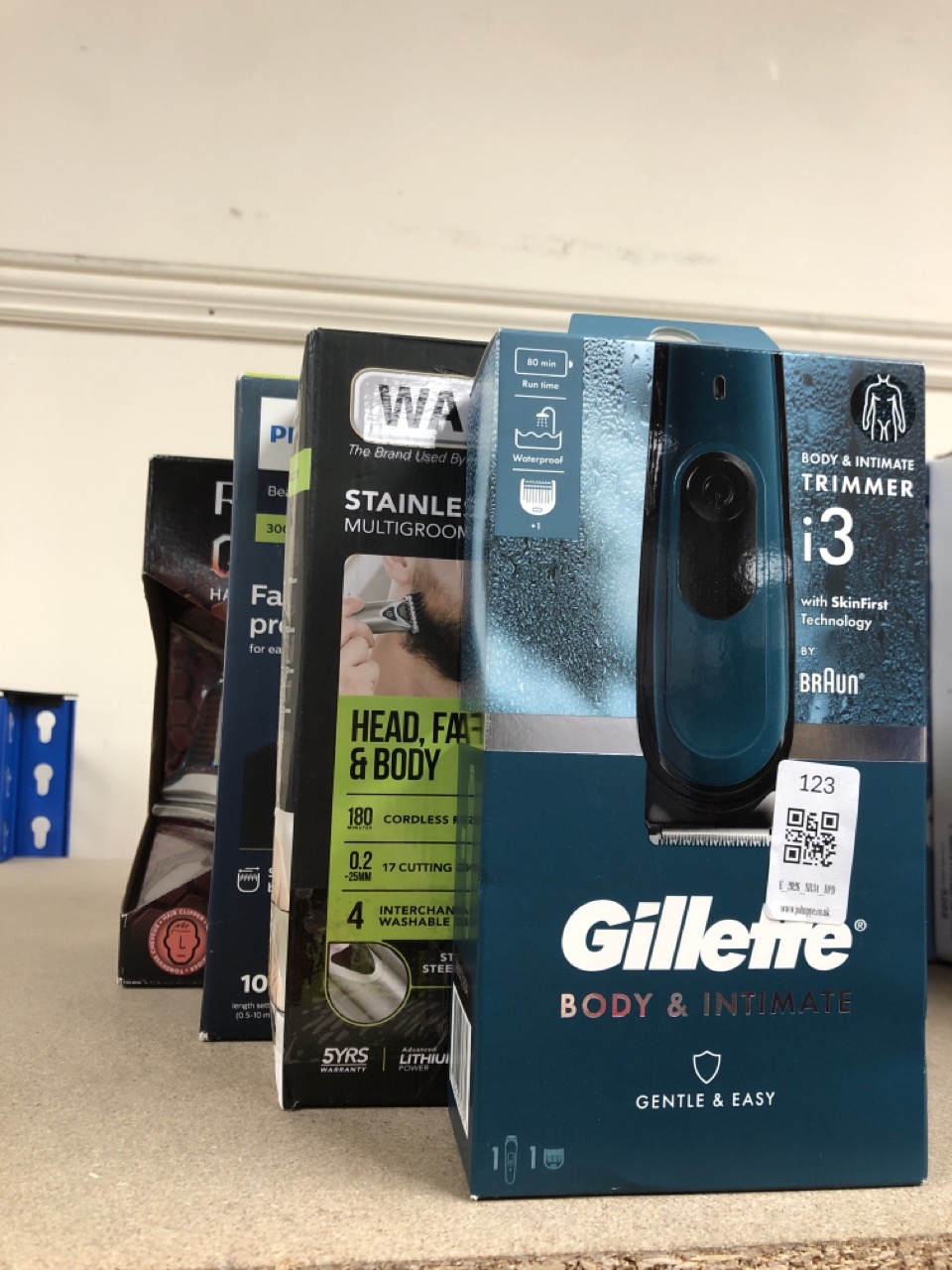 Lot 123  
            Edinburgh SR34 - Delivery Only 

                
QUANTITY OF HEALTH & BEAUTY ITEMS TO INCLUDE GILLETTE INTIMATE BODY HAIR TRIMMER ...