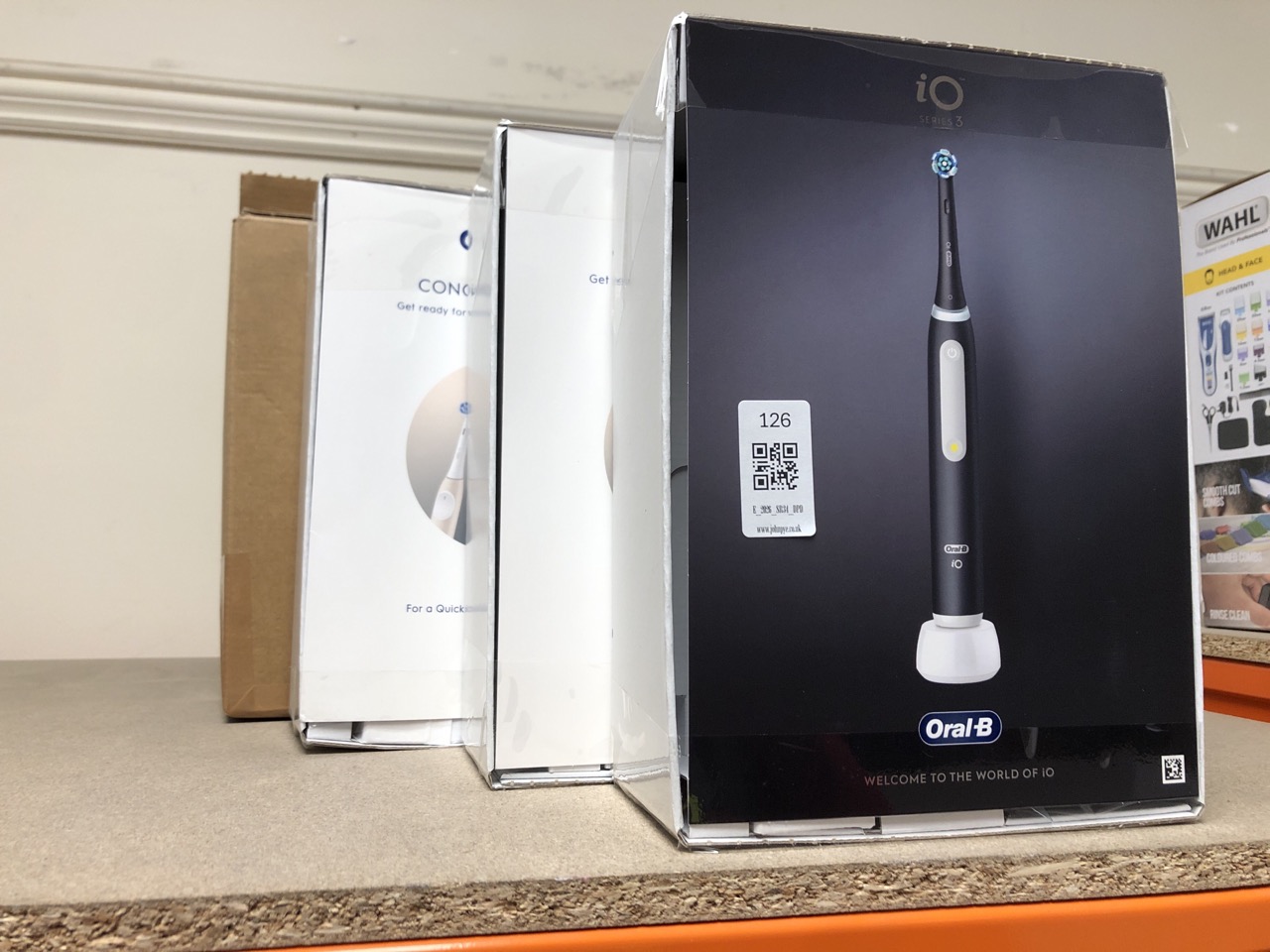 Lot 126  
            Edinburgh SR34 - Delivery Only 

                
QUANTITY OF HEALTH & BEAUTY ITEMS INCLUDE ORAL-B SERIES 2: LOCATION - A