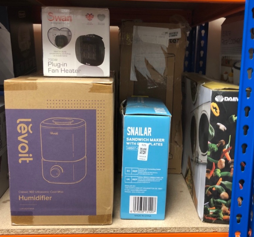 Lot 129  
            Edinburgh SR34 - Delivery Only 

                
QUANTITY OF KITCHEN & APPLIANCES ITEMS TO INCLUDE SNAILAR 2 SLICE SANDWICH TOASTE...