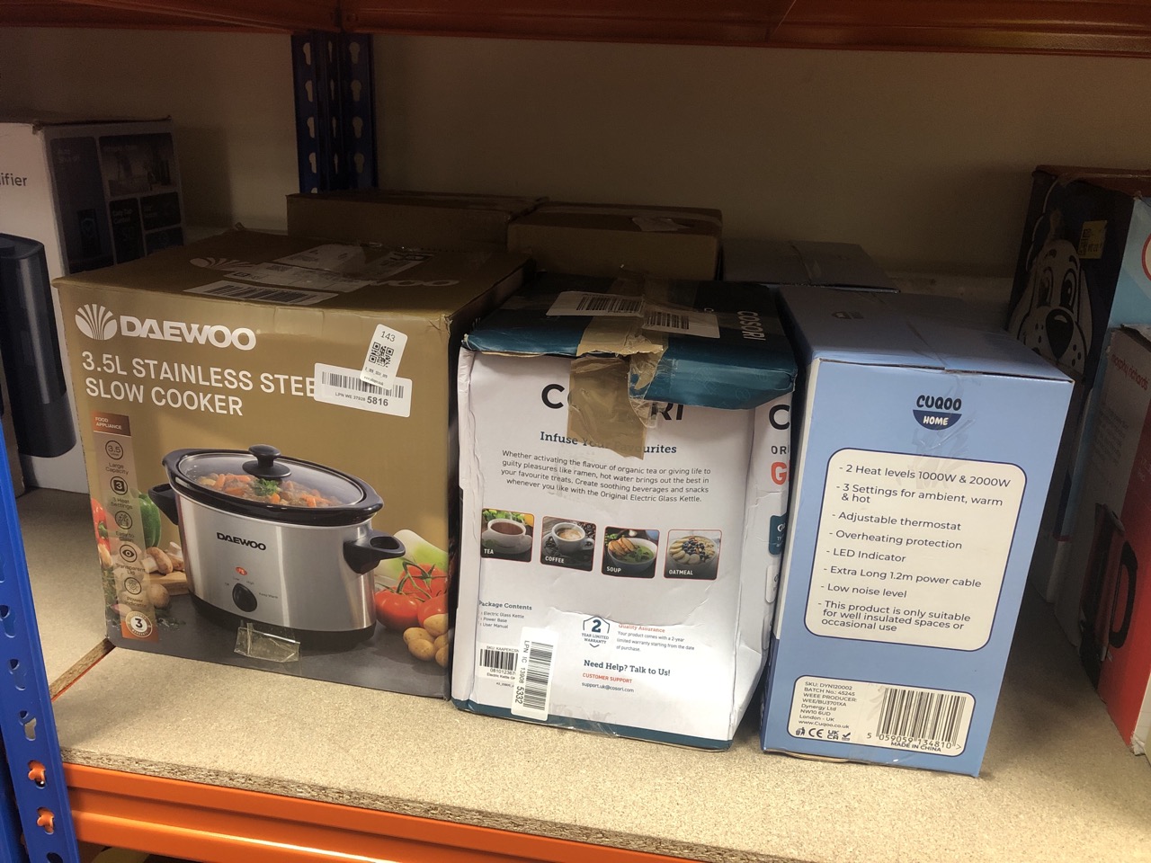 Lot 143  
            Edinburgh SR34 - Delivery Only 

                
QUANTITY OF KITCHEN & APPLIANCES ITEMS TO INCLUDE CUQOO 2KW FAN HEATER AND COOLER...