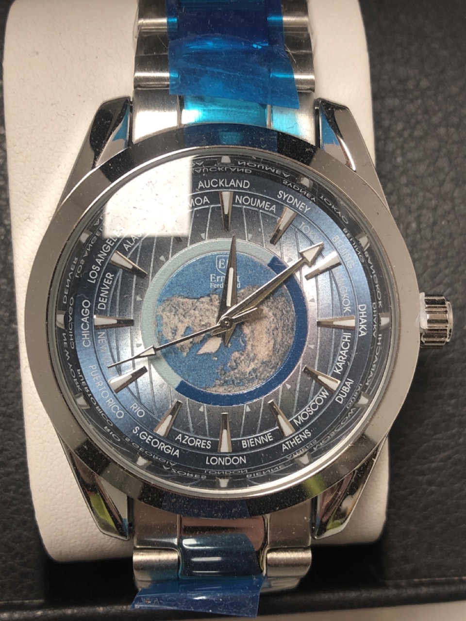 Lot 156  
            Edinburgh SR34 - Delivery Only 

                
ERNEST FERDINAND OMEGA SEAMASTER AQUA TERRA WORLDTIMER WATCH :: LOCATION - A