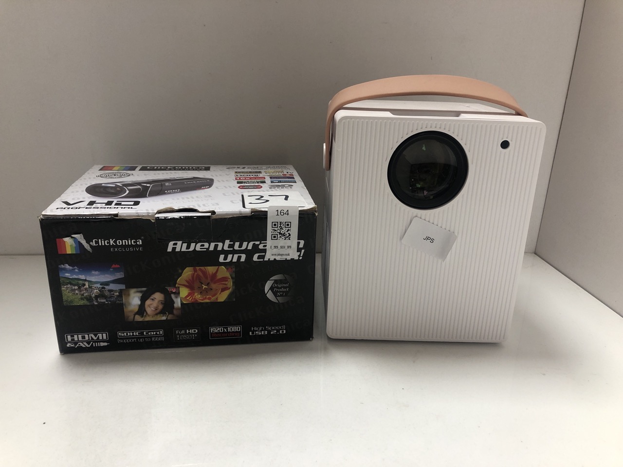 Lot 164  
            Edinburgh SR34 - Delivery Only 

                
CLICKONICA HIGH DEFINITION DV CAMERA 24MP MAX CMOS SENSOR + WILKO PROJECTOR::: LO...