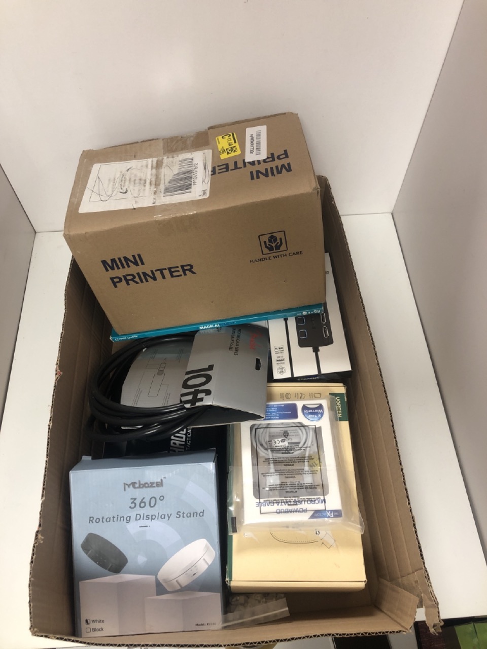 Lot 187  
            Edinburgh SR34 - Delivery Only 

                
QUANTITY OF TECH & GAMING ITEMS TO INCLUDE SABRENT USB HUB 4 PORT USB 2.0 PORTABL...