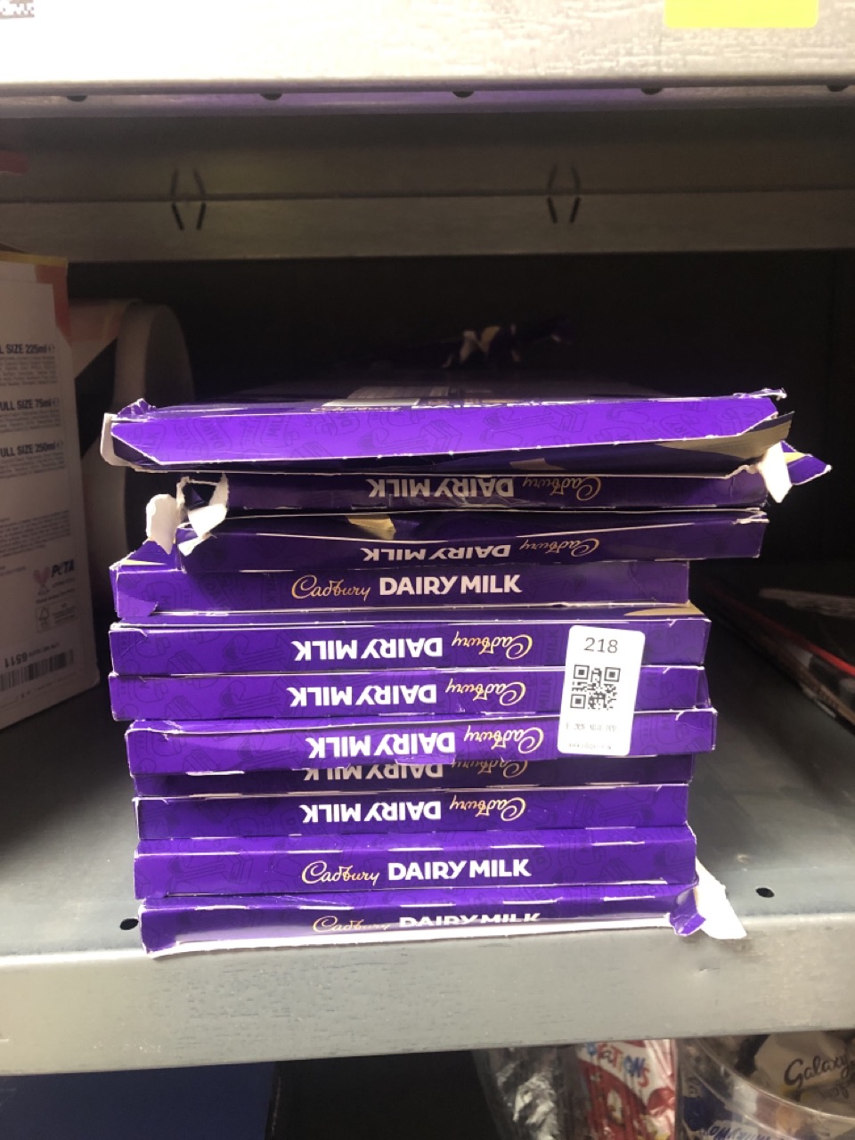 Lot 218  
            Edinburgh SR34 - Delivery Only 

                
QUANTITY OF FOOD & DRINK ITEMS TO INCLUDE CADBURY DAIRY MILK CHOCOLATE GIFT BAR, ...