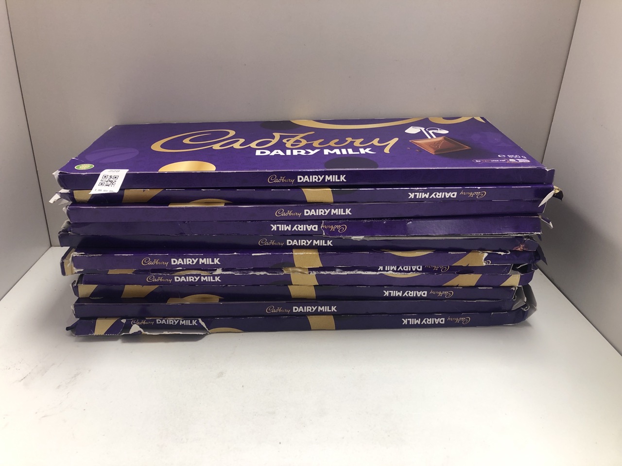 Lot 228  
            Edinburgh SR34 - Delivery Only 

                
QUANTITY OF FOOD & DRINK ITEMS TO INCLUDE CADBURY DAIRY MILK CHOCOLATE GIFT BAR, ...