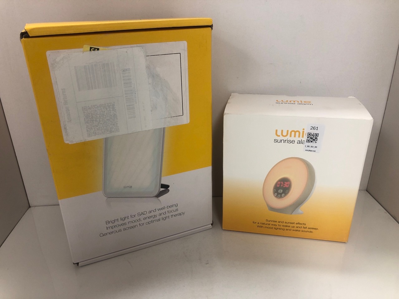Lot 261  
            Edinburgh SR34 - Delivery Only 

                
LUMIE SUNRISE ALARM - SUNRISE WAKE-UP ALARM, SUNSET SLEEP FEATURE, SOUNDS AND MOO...