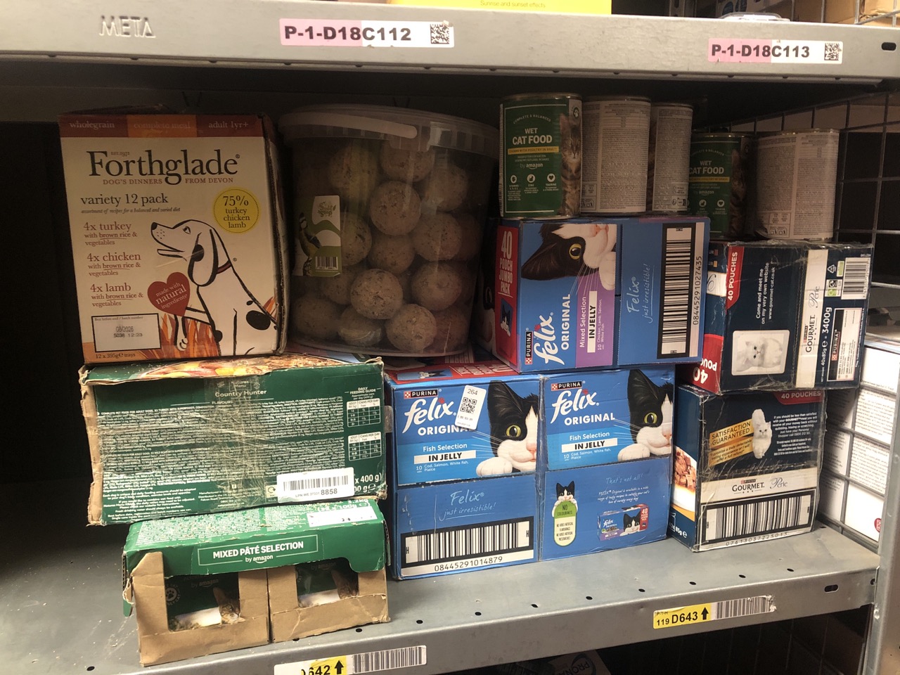 Lot 264  
            Edinburgh SR34 - Delivery Only 

                
QUANTITY OF PET PRODUCTS ITEMS TO INCLUDE GOURMET PERLE CHEF'S COLLECTION ADULT W...