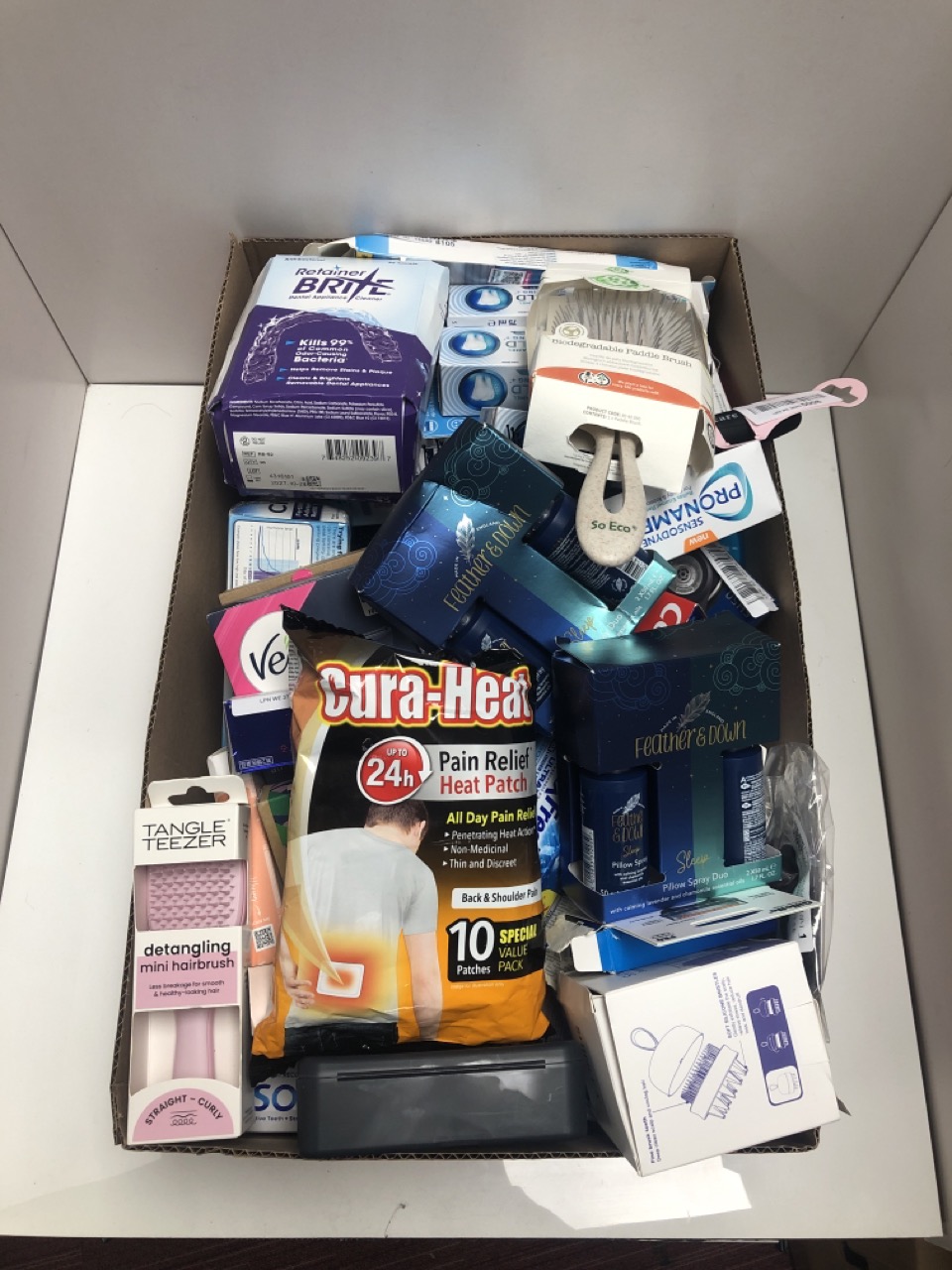 Lot 267  
            Edinburgh SR34 - Delivery Only 

                
QUANTITY OF HEALTH & BEAUTY ITEMS TO INCLUDE RETAINER BRITE CLEANING TABLETS - 96...