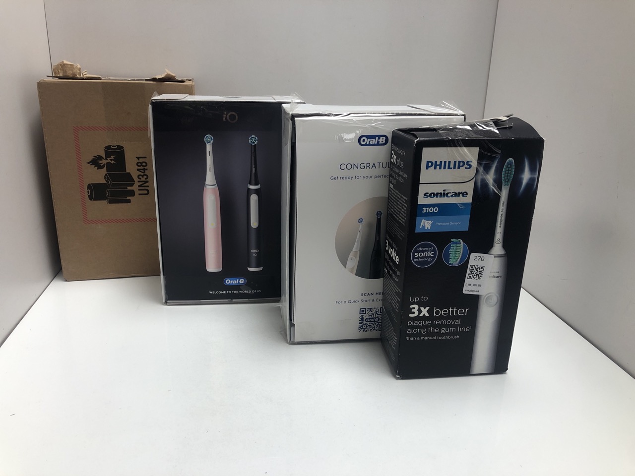 Lot 270  
            Edinburgh SR34 - Delivery Only 

                
QUANTITY OF HEALTH & BEAUTY ITEMS TO INCLUDE PHILIPS SONICARE 3100 ELECTRIC TOOTH...
