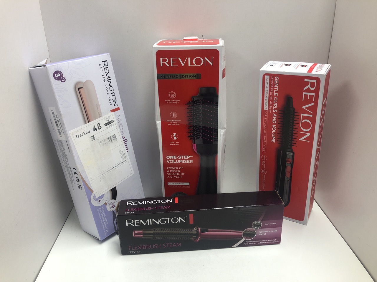 Lot 272  
            Edinburgh SR34 - Delivery Only 

                
QUANTITY OF HEALTH & BEAUTY ITEMS TO INCLUDE MATEQUE BLACK HEAT RESISTANT PROTECT...