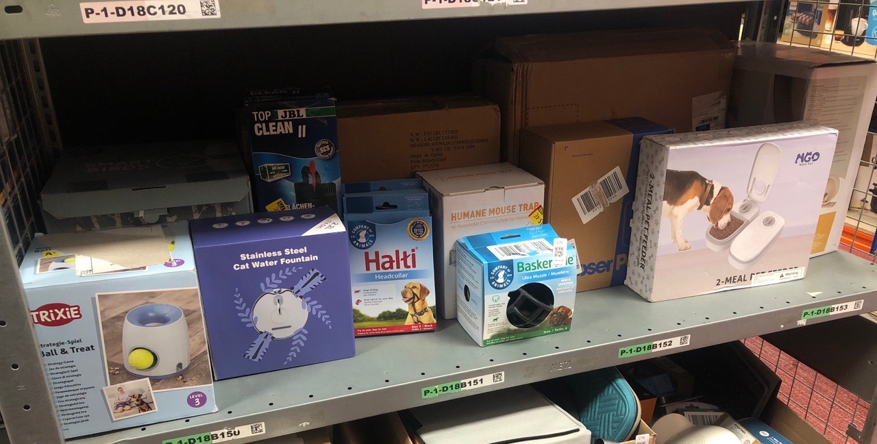 Lot 276  
            Edinburgh SR34 - Delivery Only 

                
QUANTITY OF PET PRODUCTS ITEMS TO INCLUDE GÉNÉRIQUE HALTI EDUCATION NECKLACE BLAC...