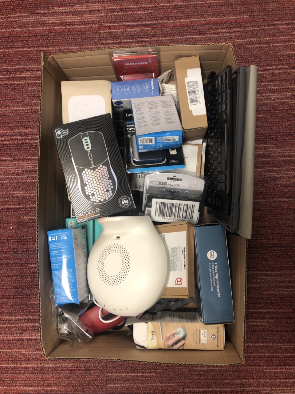 Lot 279  
            Edinburgh SR34 - Delivery Only 

                
QUANTITY OF TECH & GAMING ITEMS TO INCLUDE HP WIRELESS MOUSE 200: LOCATION - B