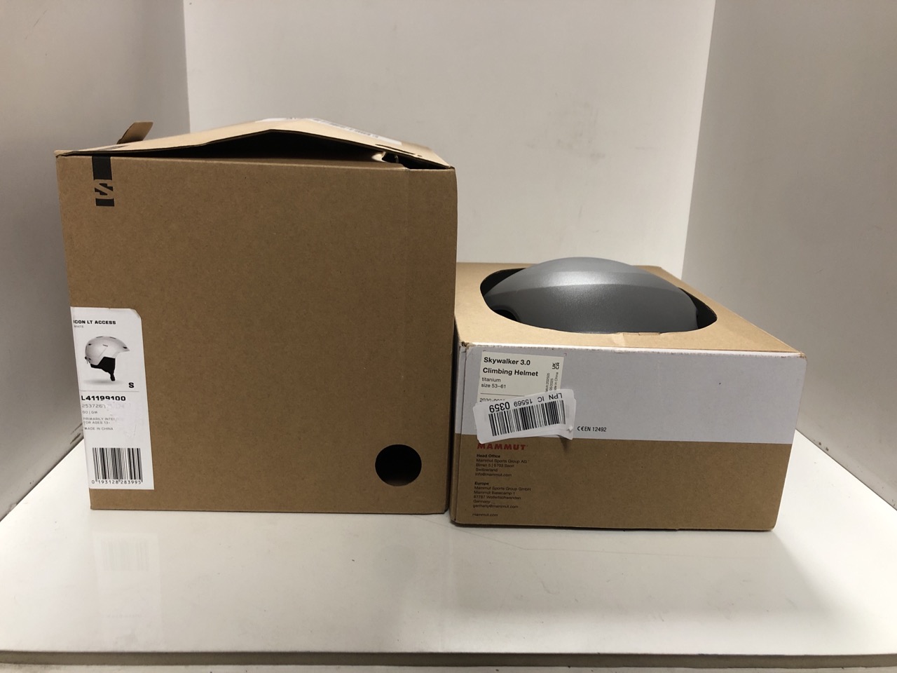 Lot 280  
            Edinburgh SR34 - Delivery Only 

                
SALOMON ICON LT ACCESS WOMEN'S HELMET SKI SNOWBOARD UK S+ MAMMUT SKYWALKER CLIMBI...