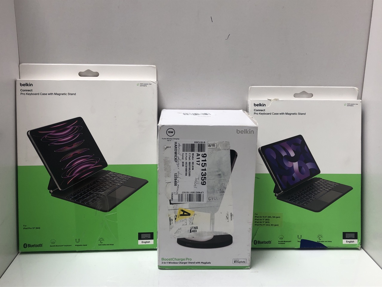 Lot 295  
            Edinburgh SR34 - Delivery Only 

                
QUANTITY OF TECH & GAMING ITEMS TO INCLUDE BELKIN PRO IPAD KEYBOARD CASE WITH MAG...