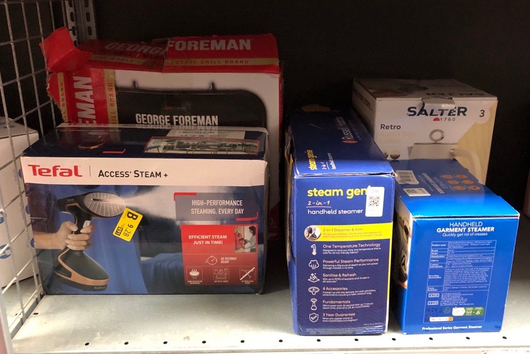 Lot 298  
            Edinburgh SR34 - Delivery Only 

                
QUANTITY OF KITCHEN & APPLIANCES ITEMS TO INCLUDE RUSSELL HOBBS STEAM GENIE 2IN1 ...