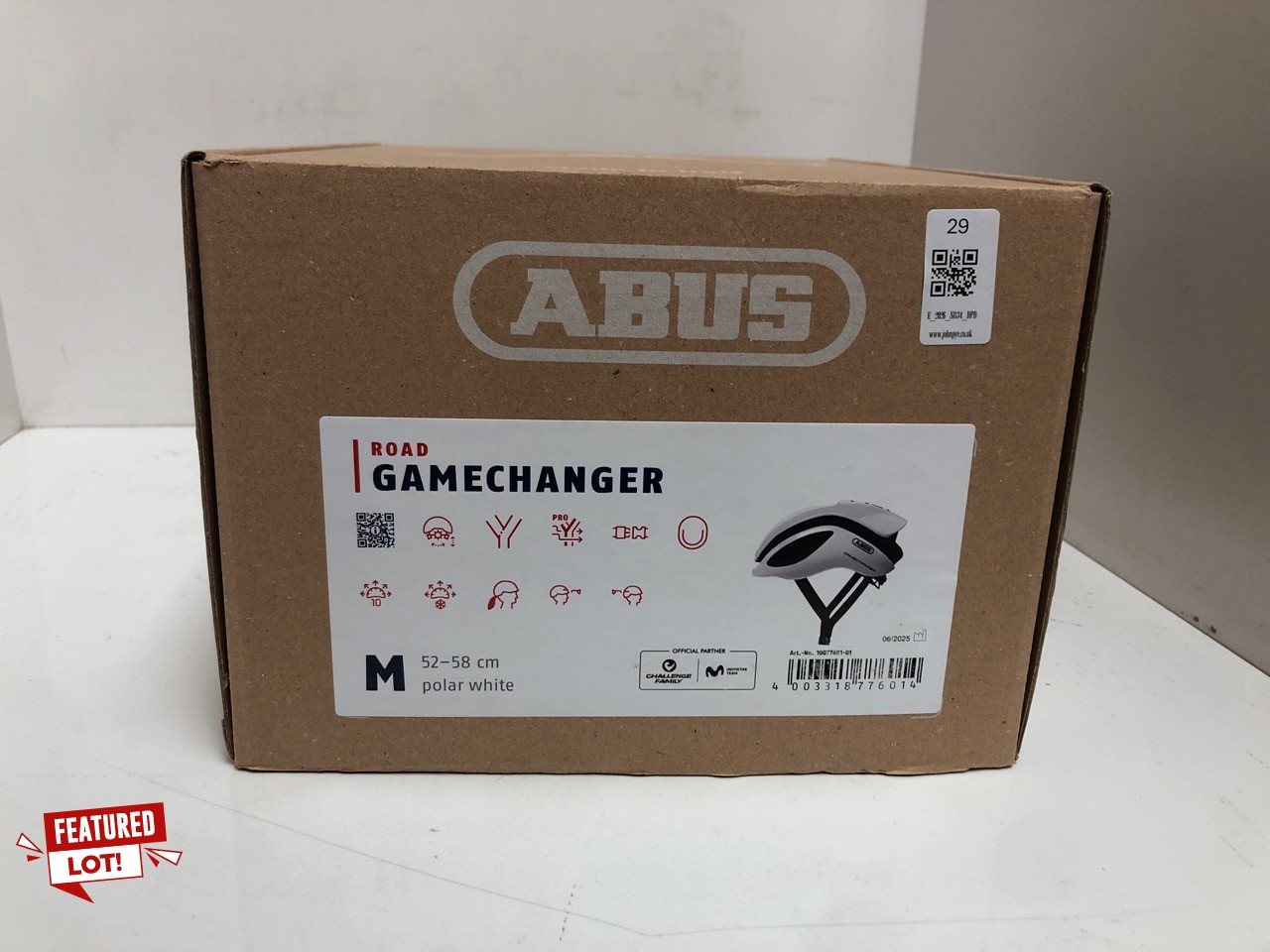 Lot 29  
            Edinburgh SR34 - Delivery Only 

                
ABUS GAMECHANGER ROAD BIKE HELMET - AERODYNAMIC BIKE HELMET WITH OPTIMUM VENTILAT...