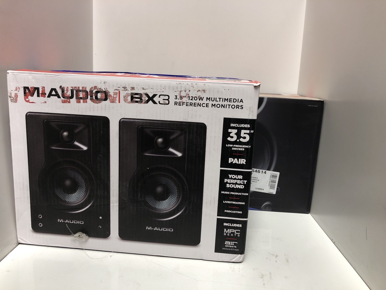 Lot 302  
            Edinburgh SR34 - Delivery Only 

                
M-AUDIO BX3 PAIR 3.5" STUDIO MONITORS, HD PC SPEAKERS FOR RECORDING AND MULTIMEDI...