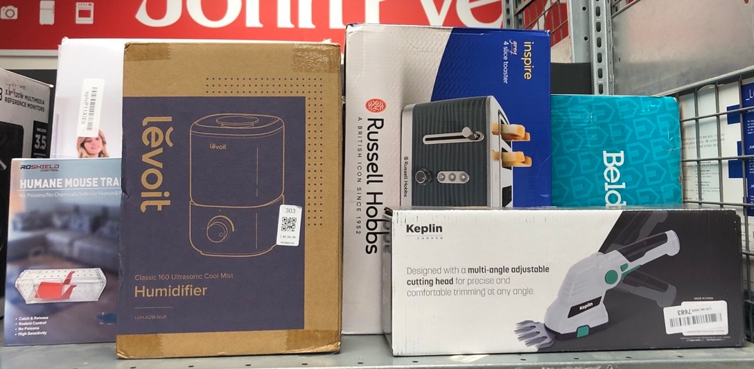 Lot 303  
            Edinburgh SR34 - Delivery Only 

                
QUANTITY OF KITCHEN & APPLIANCES ITEMS TO INCLUDE LEVOIT HUMIDIFIER FOR BEDROOM, ...