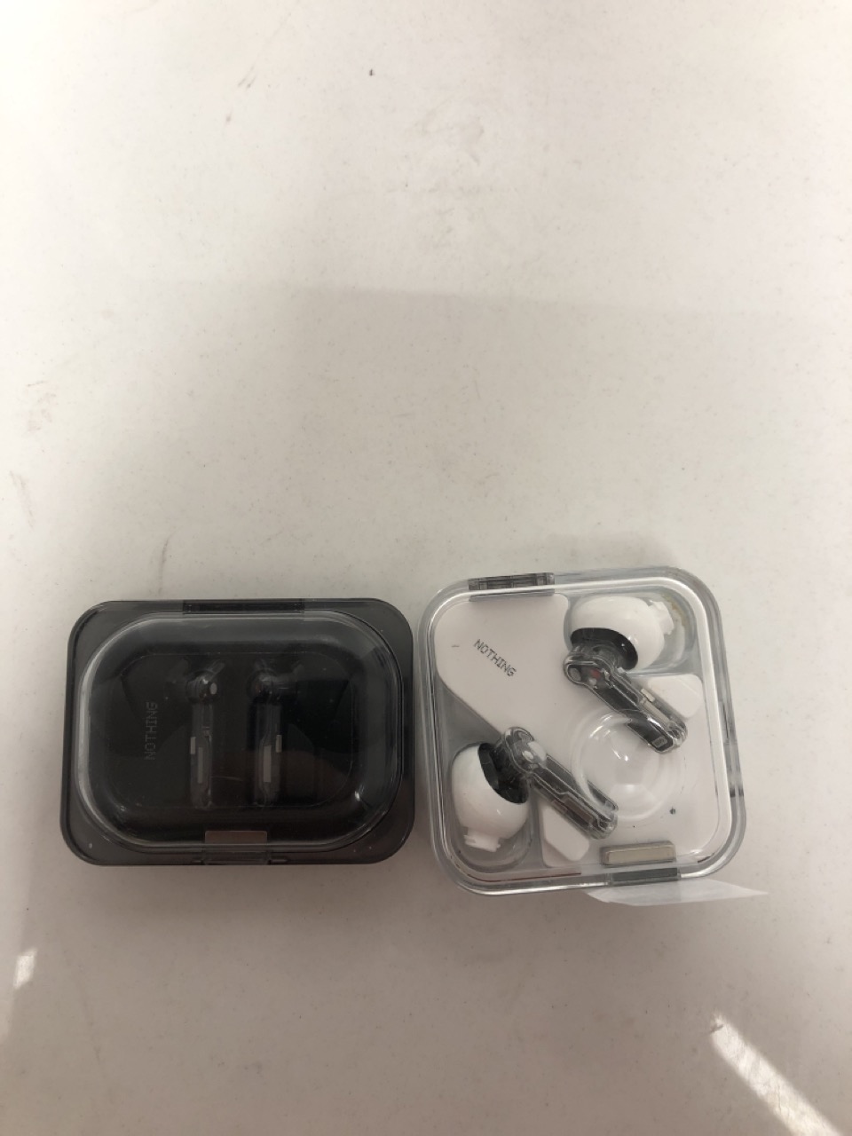 Lot 306  
            Edinburgh SR34 - Delivery Only 

                
NOTHING BLACK WIRELESS EARBUD + WHITE NOTHING WIRELESS EARBUDS : LOCATION - C