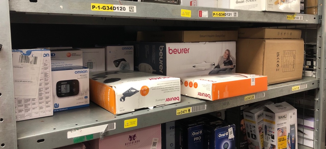 Lot 322  
            Edinburgh SR34 - Delivery Only 

                
QUANTITY OF HEALTH & BEAUTY ITEMS TO INCLUDE OMRON RS3 INTELLI IT WRIST BLOOD PRE...