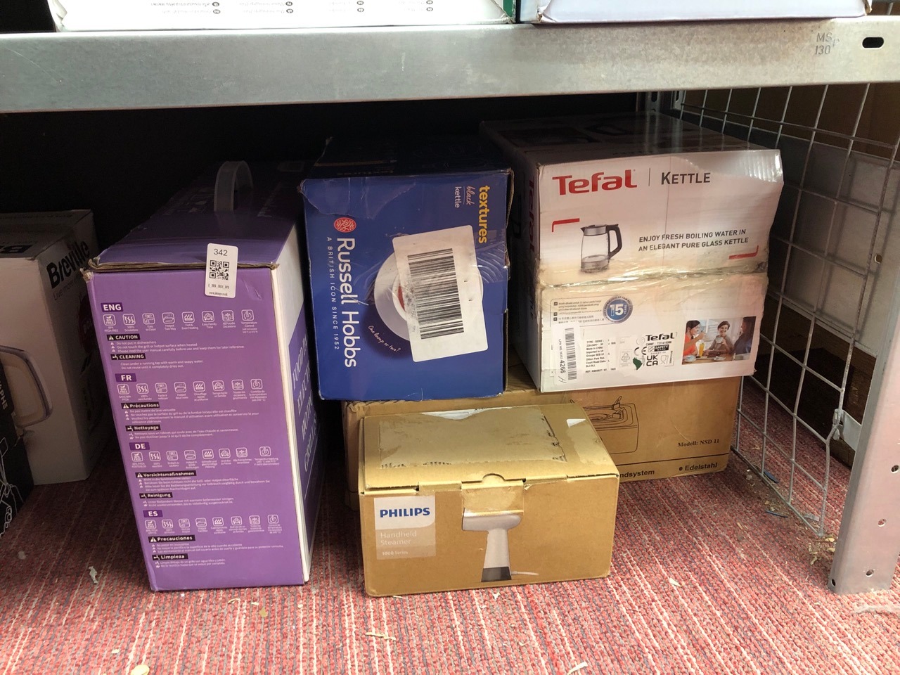 Lot 342  
            Edinburgh SR34 - Delivery Only 

                
QUANTITY OF KITCHEN & APPLIANCES ITEMS TO INCLUDE PHILIPS HANDHELD STEAMER 1000 S...