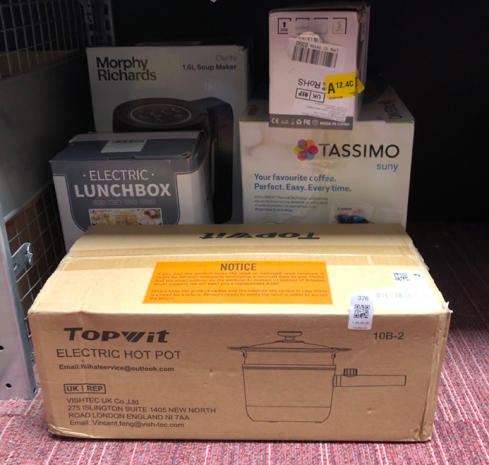 Lot 376  
            Edinburgh SR34 - Delivery Only 

                
QUANTITY OF KITCHEN & APPLIANCES ITEMS TO INCLUDE TASSIMO BY BOSCH SUNY 'SPECIAL ...