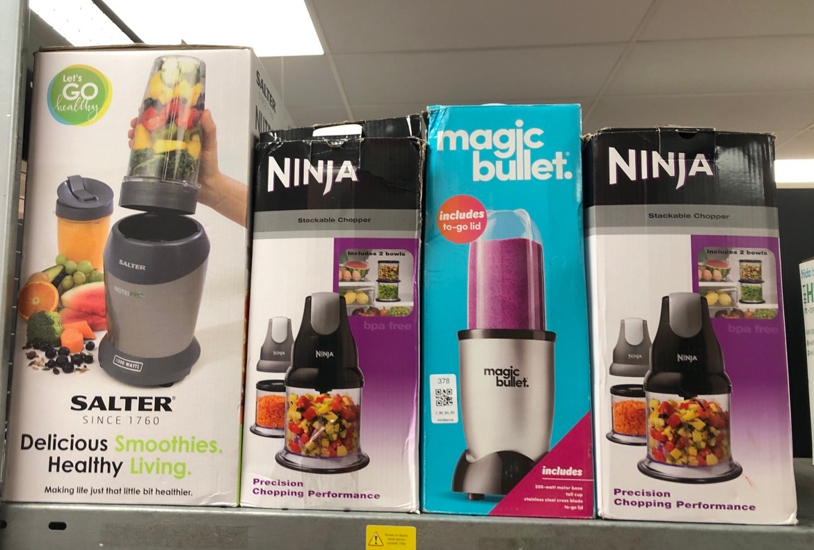 Lot 378  
            Edinburgh SR34 - Delivery Only 

                
QUANTITY OF KITCHEN & APPLIANCES ITEMS TO INCLUDE NINJA PROFESSIONAL CHOPPER [NJ1...