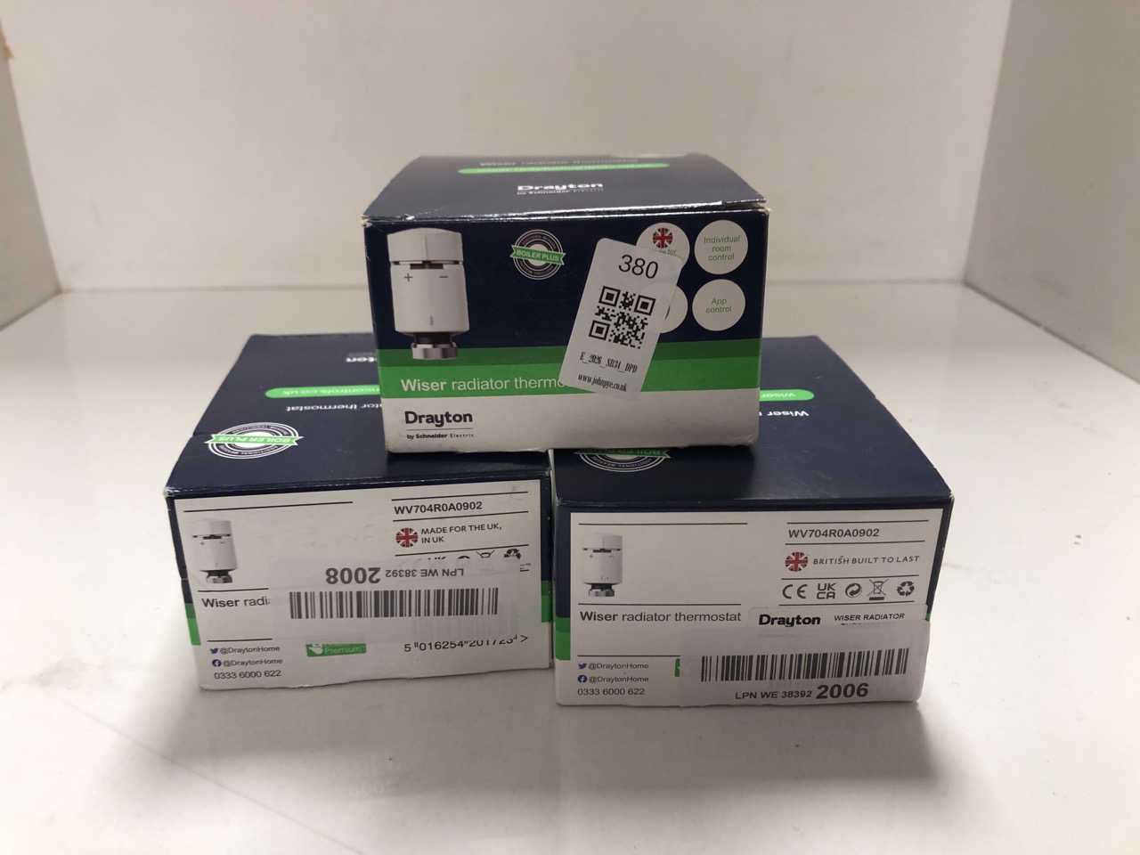 Lot 380  
            Edinburgh SR34 - Delivery Only 

                
3 X DRAYTON WISER SMART HEATING TRV RADIATOR VALVE WV704R0A0902 WHITE - SINGLE UN...